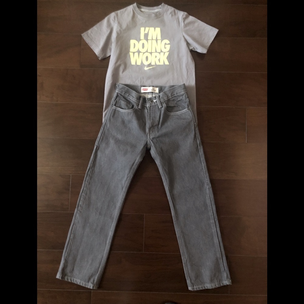 🌟Nearly New Levi 505 Straight Jeans w/Free Nike Tshirt